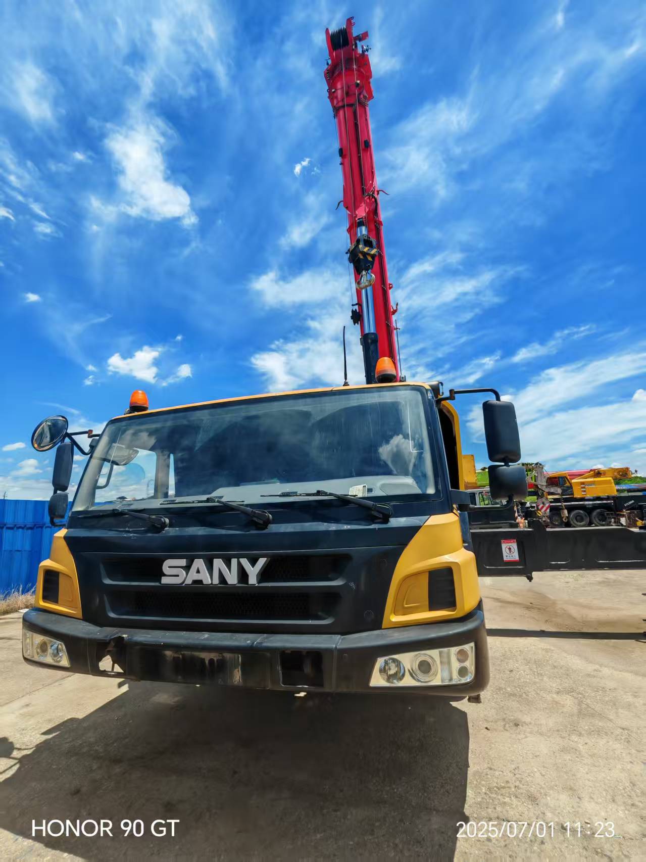 Used SANY 260-ton Truck Crane - 2021