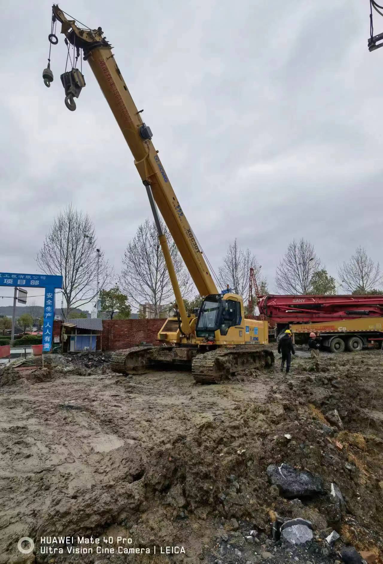 Used XCMG 30-Ton Telescopic Boom Crawler Crane2