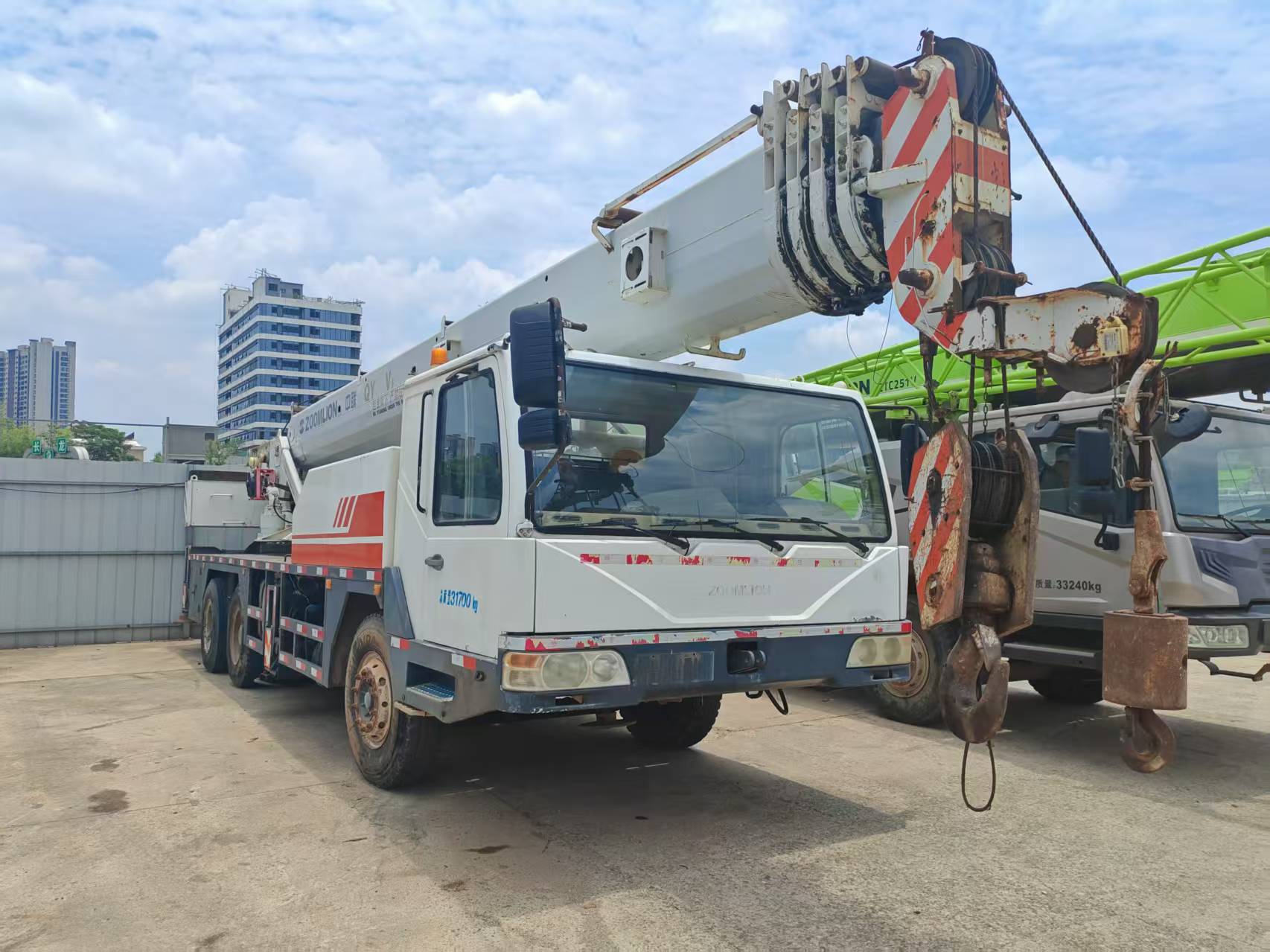 Used Zhonglian 25-ton Truck Crane - 2011 Model