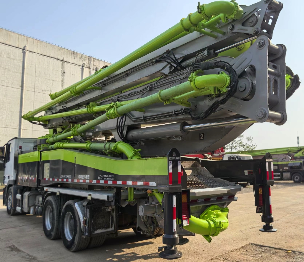Used Zoomlion 52-meter Concrete Pump Truck