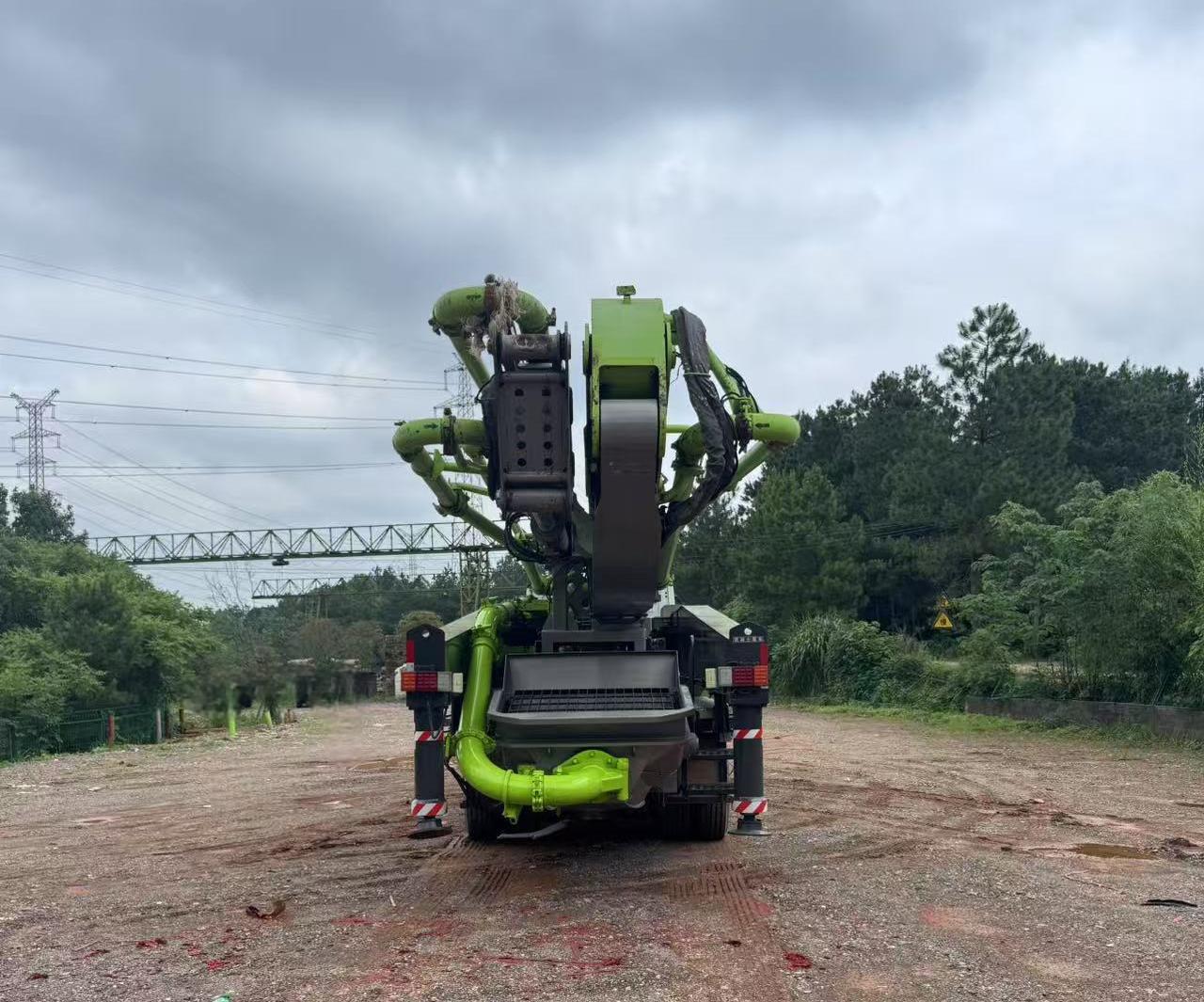 Zoomlion used concrete pump truck