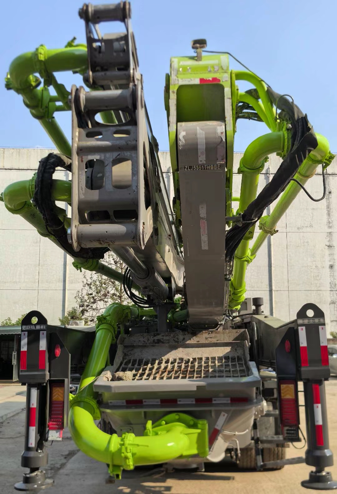 Used Zoomlion 52-meter Concrete Pump Truck