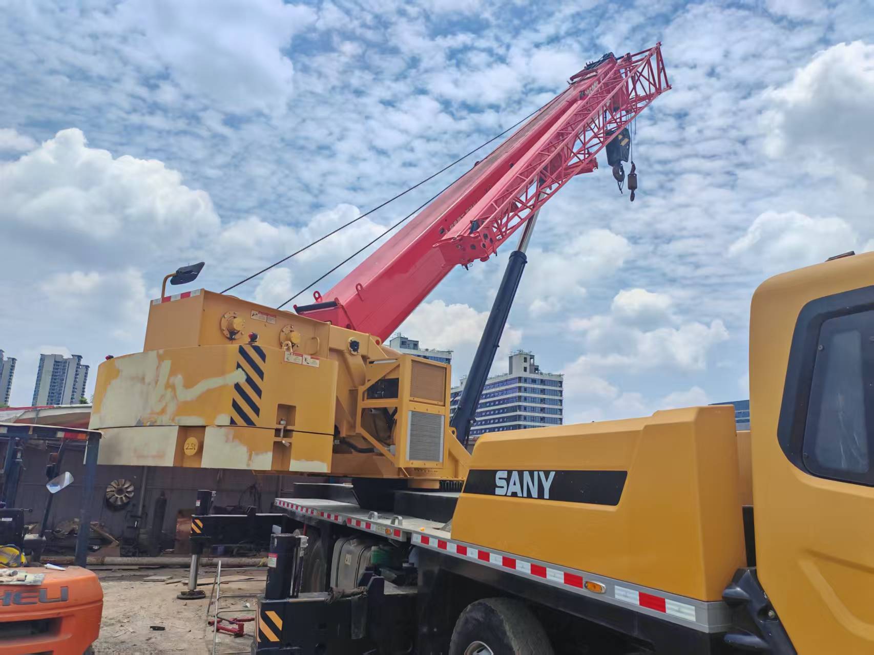 Used 2022 SANY 35-ton Truck Crane