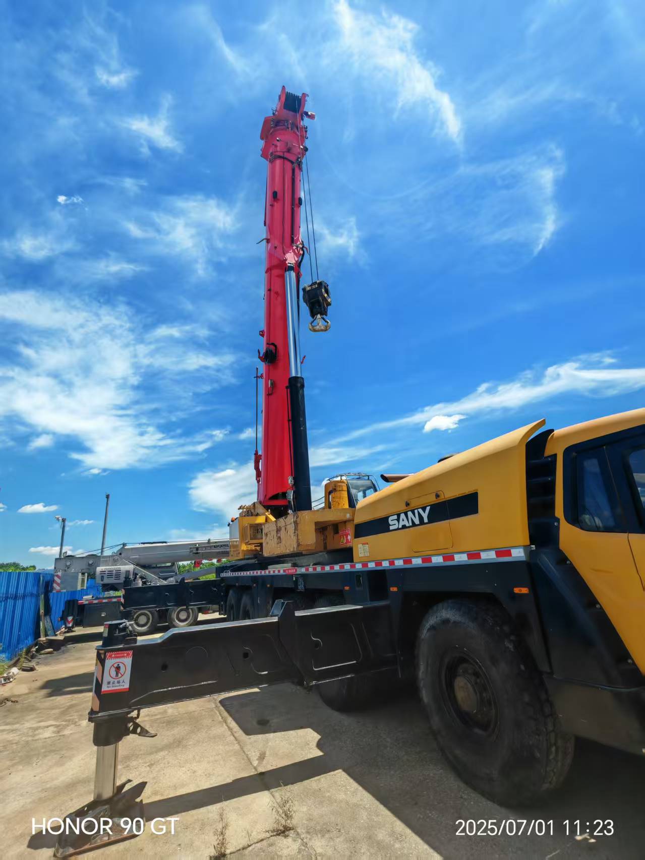 Used SANY 260-ton Truck Crane - 2021