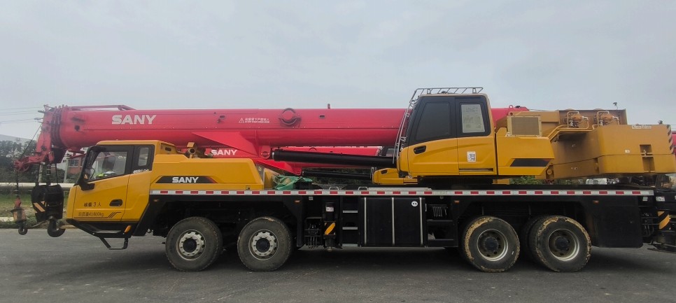Used SANY 50-ton truck crane